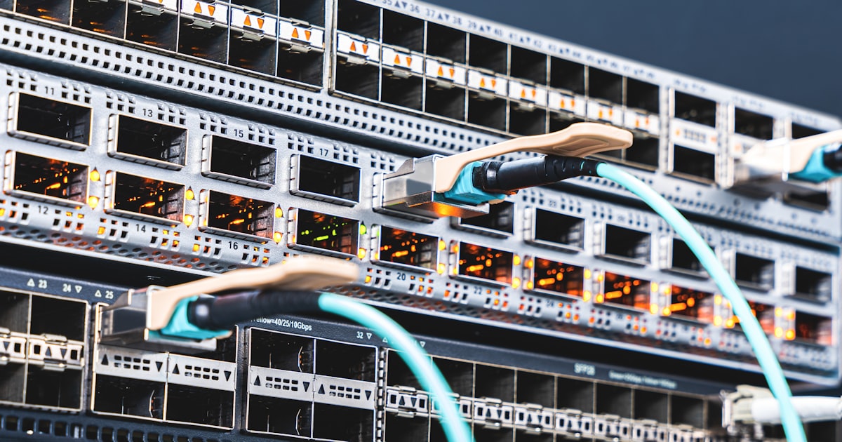 A bunch of wires that are connected to a server
