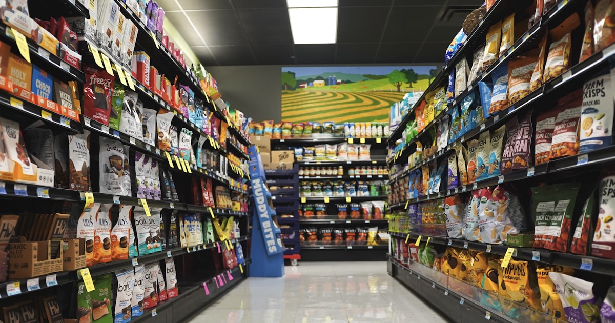 A grocery aisle