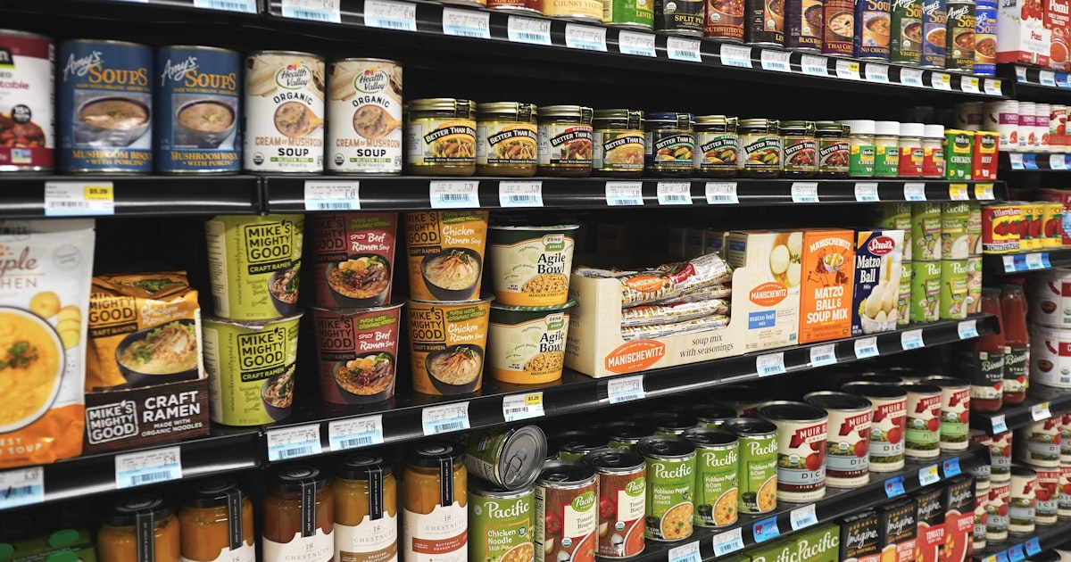 A grocery store aisle
