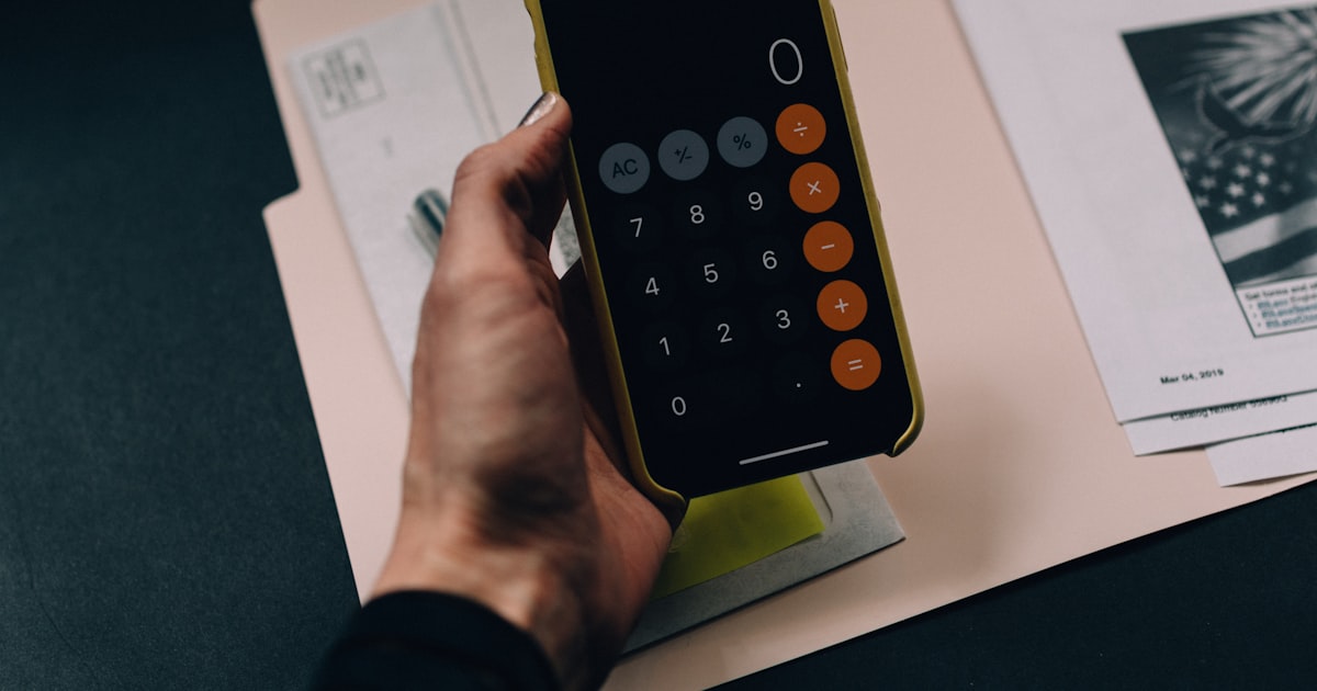 Black android smartphone