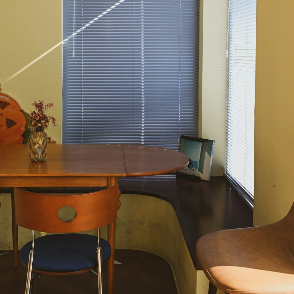 Main tea room — window tables